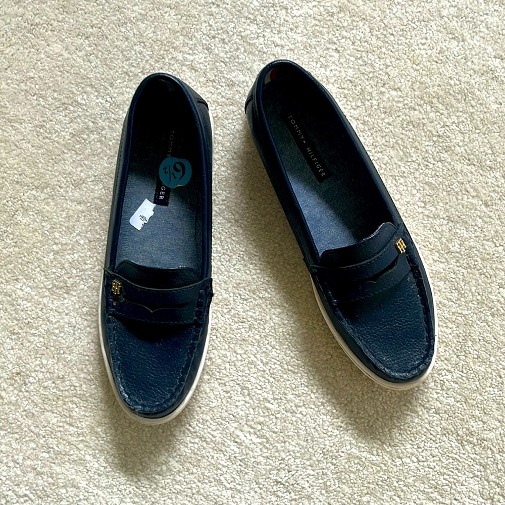 Tommy Hilfiger navy leather loafers